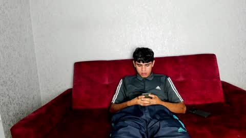 Snapshot of pelusos_mens chatting on February 2025 03:11:02 AM CAIN-19 ALLEN-18 RONALD-18 AUSTIN-18 MOD DANTE online show from February 2025 03:11:02 AM