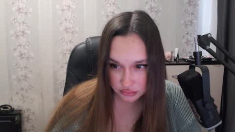  Mia  online show from September 2025 07:40:02 AM