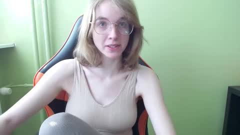 Snapshot of penny_lust chatting on March 2026 07:36:01 AM Penny online show from March 2026 07:36:01 AM