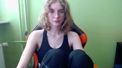 Snapshot of penny_lust chatting on March 2026 07:11:02 AM Penny online show from March 2026 07:11:02 AM