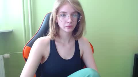 Snapshot of penny_lust chatting on March 2026 07:12:01 AM Penny online show from March 2026 07:12:01 AM