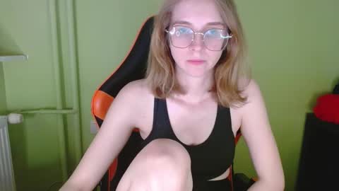 Snapshot of penny_lust chatting on March 2026 07:29:01 PM Penny online show from March 2026 07:29:01 PM