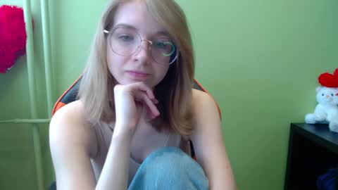 Snapshot of penny_lust chatting on March 2026 07:36:02 AM Penny online show from March 2026 07:36:02 AM