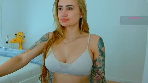 Snapshot of pennyy__ chatting on June 2026 09:44:02 AM Hi Im Penelope better vibrations 1111 online show from June 2026 09:44:02 AM