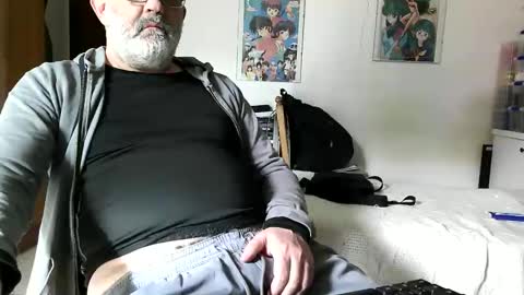 Peppe online show from October 2025 12:44:02 PM