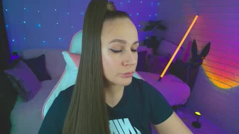 Dia  online show from October 2025 07:34:01 PM