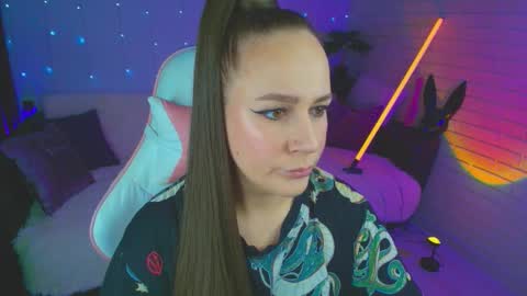 Dia  online show from October 2025 08:53:02 PM