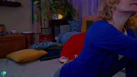 Snapshot of peppermintdusty chatting on December 2024 04:04:02 AM Peppermint and Dusty online show from December 2024 04:04:02 AM