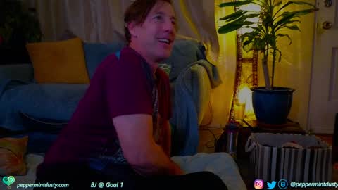 Snapshot of peppermintdusty chatting on December 2024 03:22:02 AM Peppermint and Dusty online show from December 2024 03:22:02 AM