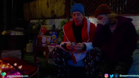 Snapshot of peppermintdusty chatting on January 2025 06:07:02 AM Peppermint and Dusty online show from January 2025 06:07:02 AM