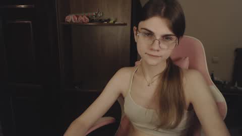 Farida online show from February 2025 01:00:01 AM