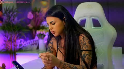 Dee online show from November 2025 03:23:01 PM