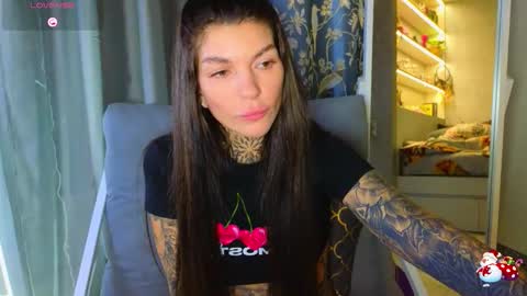 Snapshot of perfecttbaby77n chatting on February 2026 11:31:01 AM Anna online show from February 2026 11:31:01 AM