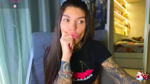 Snapshot of perfecttbaby77n chatting on February 2026 11:07:02 AM Anna online show from February 2026 11:07:02 AM