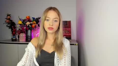 Cindy online show from November 2025 06:25:01 AM