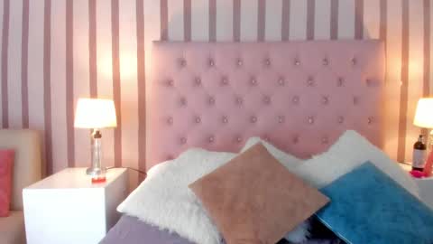 Snapshot of perla_giraldo chatting on September 2025 12:05:01 PM PERLA online show from September 2025 12:05:01 PM