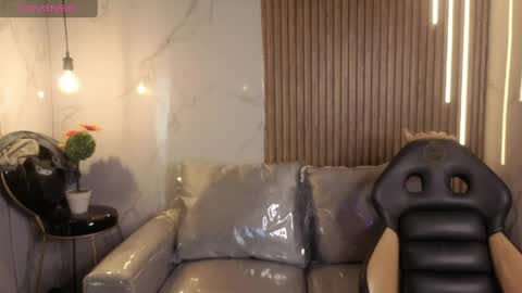 perla_lovely online show from May 2026 12:24:02 PM
