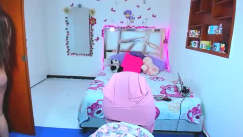 PERLA online show from October 2025 08:15:02 AM