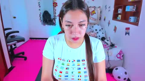 PERLA online show from June 2026 02:00:01 AM