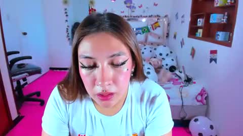 PERLA online show from June 2026 05:12:01 AM