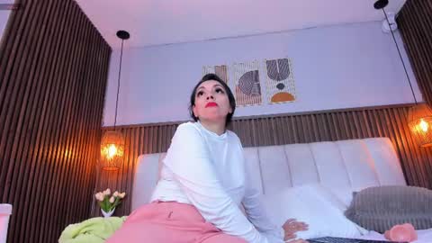 PerlaPreciosa online show from June 2026 04:04:02 AM