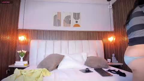 PerlaPreciosa online show from June 2026 03:55:01 AM