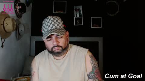 Snapshot of perverseveteranmanxxx chatting on December 2024 01:58:01 AM Carlos online show from December 2024 01:58:01 AM