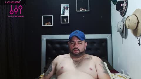 Snapshot of perverseveteranmanxxx chatting on December 2024 10:52:02 PM Carlos online show from December 2024 10:52:02 PM