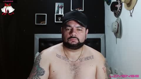 Snapshot of perverseveteranmanxxx chatting on December 2024 03:20:01 AM Carlos online show from December 2024 03:20:01 AM
