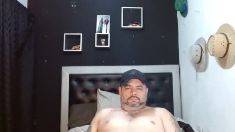 Snapshot of perverseveteranmanxxx chatting on February 2025 02:16:01 AM Carlos online show from February 2025 02:16:01 AM