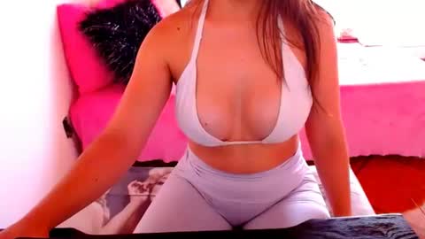 Snapshot of perverthotgirl chatting on January 2025 08:33:01 PM linda online show from January 2025 08:33:01 PM
