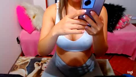 Snapshot of perverthotgirl chatting on March 2025 11:06:01 PM linda online show from March 2025 11:06:01 PM
