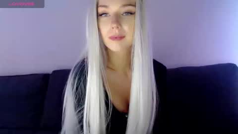Snapshot of pervyblonde chatting on January 2025 01:23:02 PM Isabella online show from January 2025 01:23:02 PM