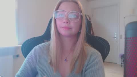 petalkiss online show from September 2025 02:39:02 PM