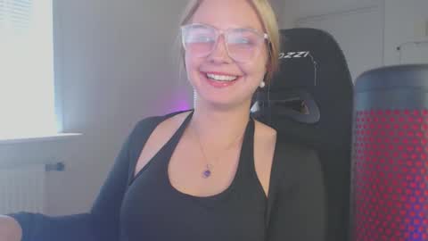 petalkiss online show from September 2025 01:44:02 PM