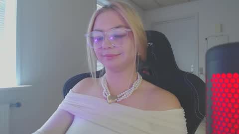 petalkiss online show from September 2025 01:45:02 PM