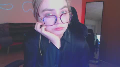 petalkiss online show from November 2025 06:10:01 PM