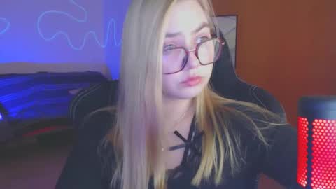 petalkiss online show from November 2025 06:52:02 PM