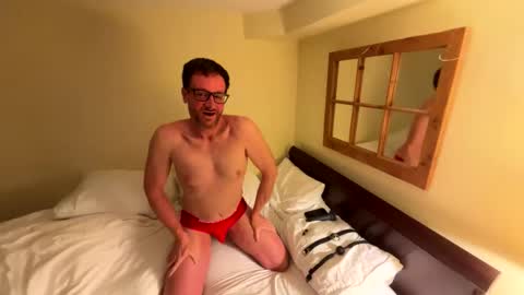 Snapshot of pete_mac chatting on December 2025 03:22:02 AM Pete online show from December 2025 03:22:02 AM