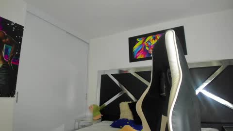 Snapshot of peter_coleman chatting on December 2024 02:41:02 AM PeterColeman online show from December 2024 02:41:02 AM