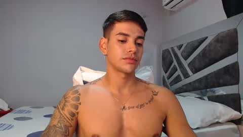 Peter           instagram   Jairquiroga  online show from February 2025 10:52:02 PM