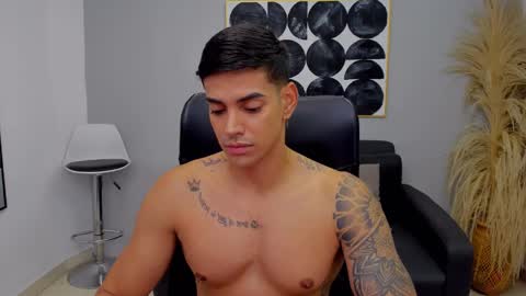 Peter           instagram   Jairquiroga  online show from March 2025 10:54:01 PM