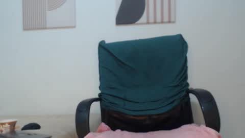 Snapshot of peter_x_annaud chatting on February 2026 12:31:01 AM FELIPE online show from February 2026 12:31:01 AM