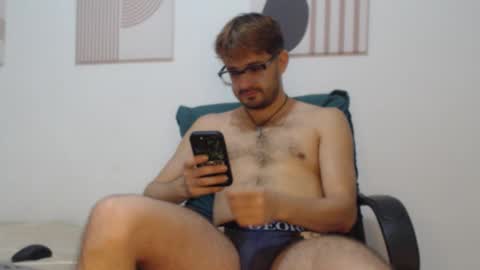 Snapshot of peter_x_annaud chatting on February 2026 01:10:02 AM FELIPE online show from February 2026 01:10:02 AM