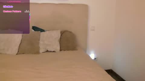 Peters Emily online show from April 2026 10:07:02 PM