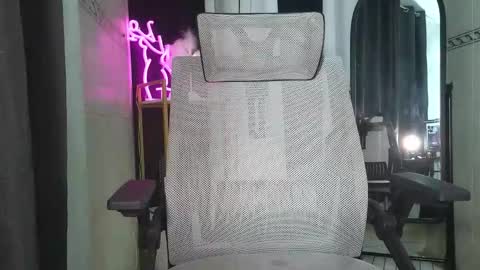 Snapshot of petit_soflexx chatting on October 2025 05:48:02 PM abby online show from October 2025 05:48:02 PM