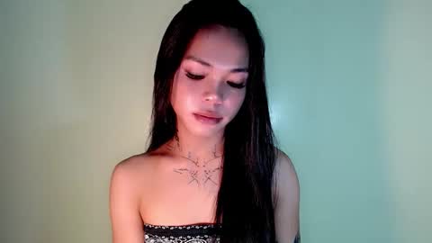 Snapshot of petite_angelx chatting on October 2025 09:45:01 PM angel online show from October 2025 09:45:01 PM