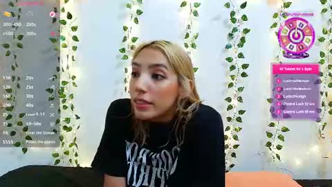 Snapshot of petite_blossom4 chatting on June 2026 02:27:02 AM petite_blossom4 online show from June 2026 02:27:02 AM