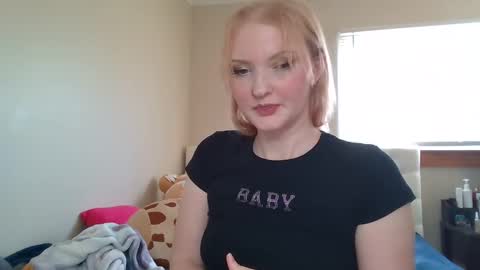 Snapshot of petite_cupcake chatting on February 2025 10:26:02 PM Little cupcake online show from February 2025 10:26:02 PM