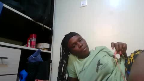 Snapshot of petite_desiree chatting on December 2025 07:08:02 PM Desiree online show from December 2025 07:08:02 PM